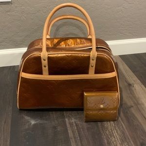 Louis Vuitton Tompkins bag copperish color. Wallet included bronze mono vernis